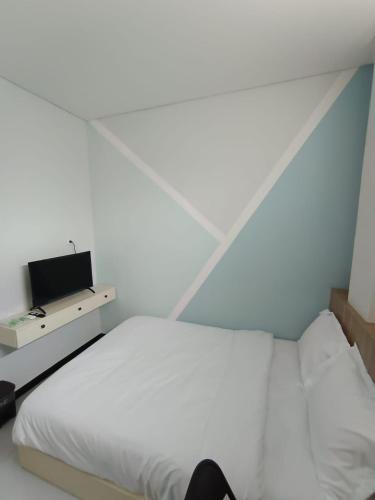 Behomy Inn Malang near Train Station Belimbing