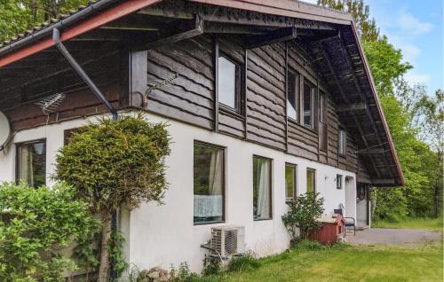 . 1 Bedroom Lovely Apartment In Lindesnes