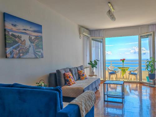 The rising sun-Stylish Sea View Apartment in Seoca