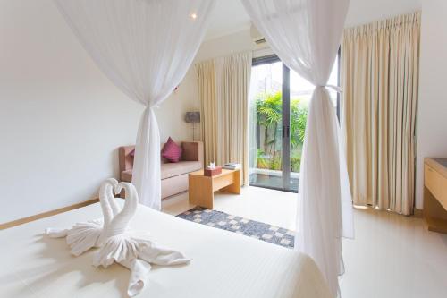 Honeymooner Pool Villa@Seastone 4