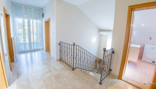 Holiday Home The Olive Escape in Humac