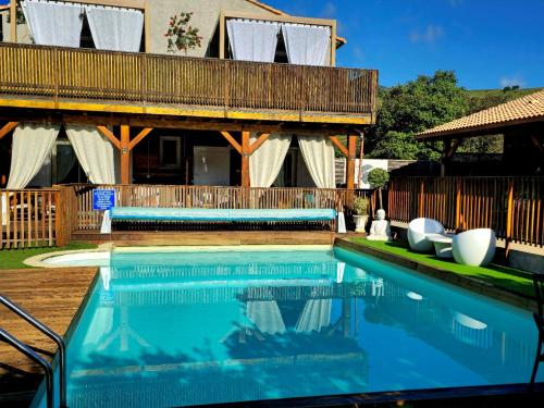 GITES O FIL DE L'EAU piscine spa accès rivière chambre d'hôte Omessa