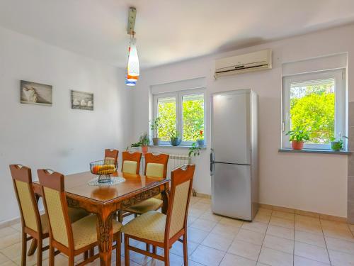 The rising sun-Stylish Sea View Apartment in Seoca