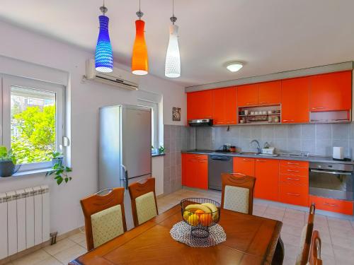 The rising sun-Stylish Sea View Apartment in Seoca