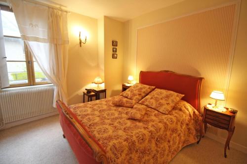 1 double bed, 2 twin beds