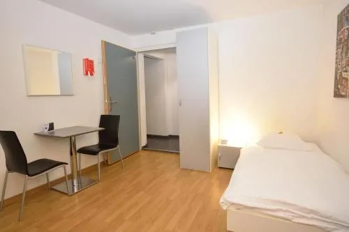 Practical studio at trendy location - Stork 22 in Zürich, Schweiz