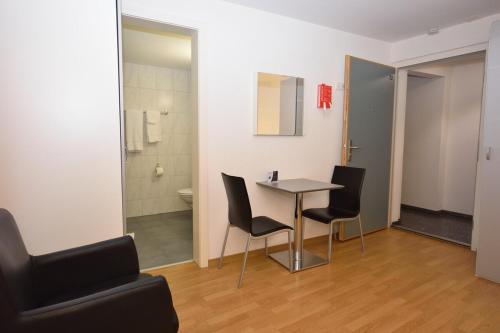 Practical studio at trendy location - Stork 22, Zúrich (foto 4)