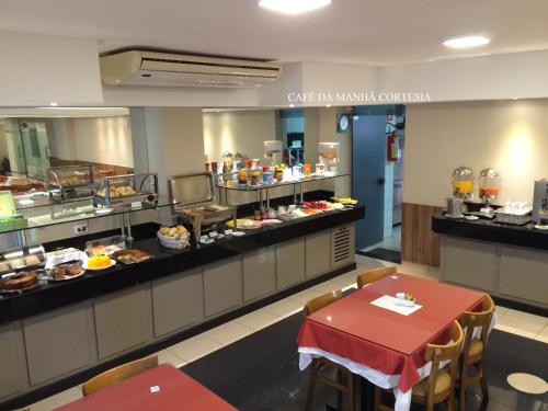 Food and beverages, Assi Palace Hotel near Restaurante Distrito Industrial
