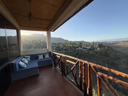 Double Room with Mountain View image 6