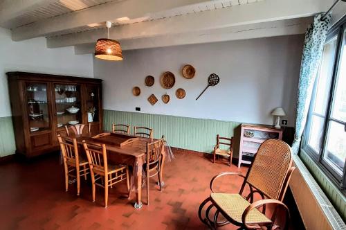 Maison cosy & jardin privé Plages à 5 min (Maison cosy & jardin prive Plages a 5 min) in Tourville-sur-Sienne