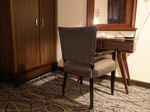 Deluxe Twin Room image 1