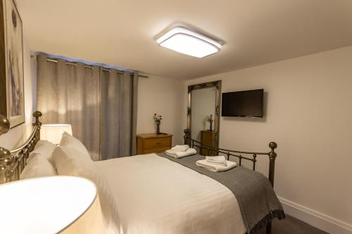 The Sandringham Suite - image 4