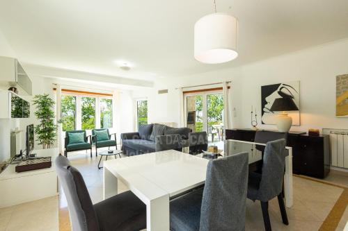 Blue Beach by ACasaDasCasas in ฟอนเต บัว ดา บรินโกซา