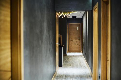 One Luxury Suites - image 12