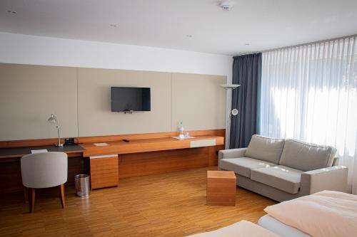 2 twin beds, 2 sofa beds