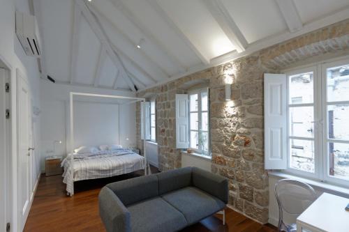1 queen bed