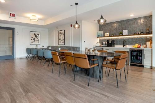 Brand New 2BR Chicago City Escape in Logan Square