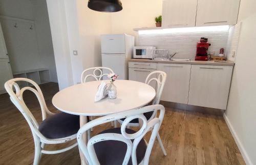 Two-Bedroom Apartment with Terrace image 8