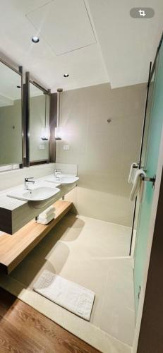 MADR Excellence at Novotel Acqua Manila - image 5