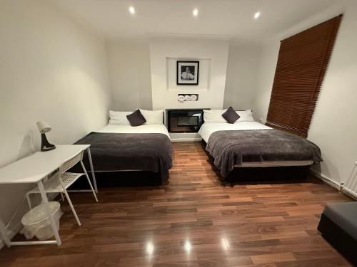 room detail thumbnail 1