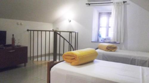 Quadruple Room image 9