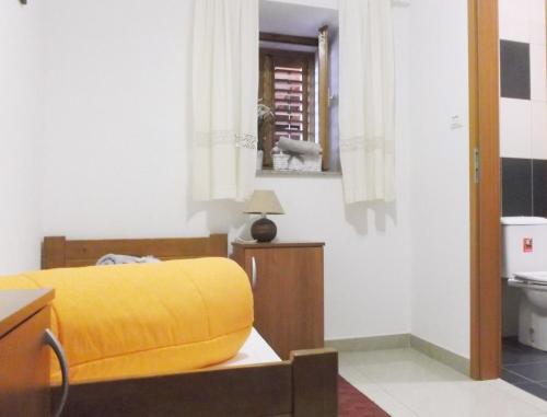 Single Room image 5