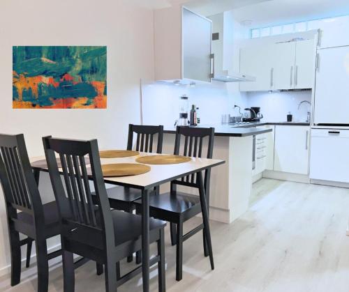 Neat Central Apartment Helsinki in Ullanlinna