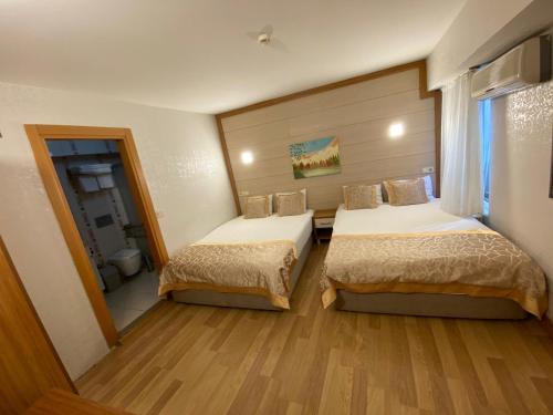 Three-Bedroom Suite image 8