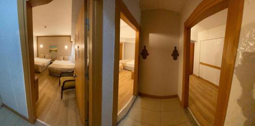 Three-Bedroom Suite image 10