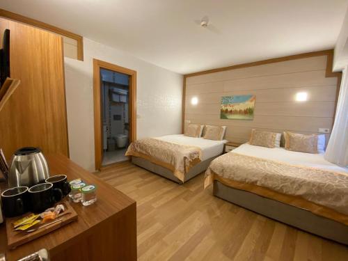Standard Triple Room image 9