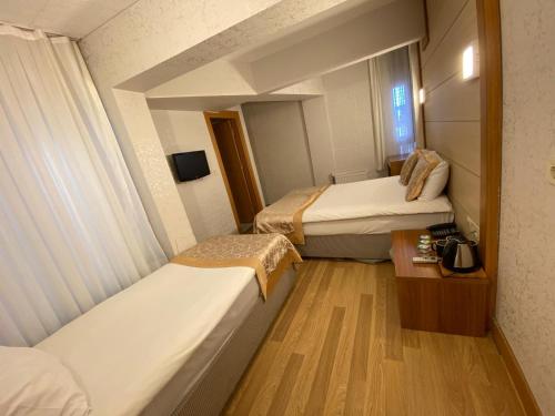 Three-Bedroom Suite image 9