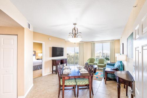 Deluxe King One Bedroom Suite, Kitchen
