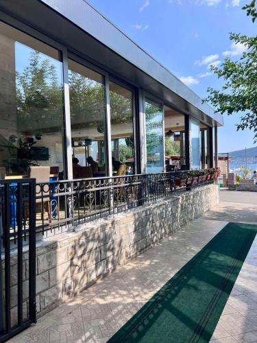 A szálláshely kívülről, Hotel Max in Baosici