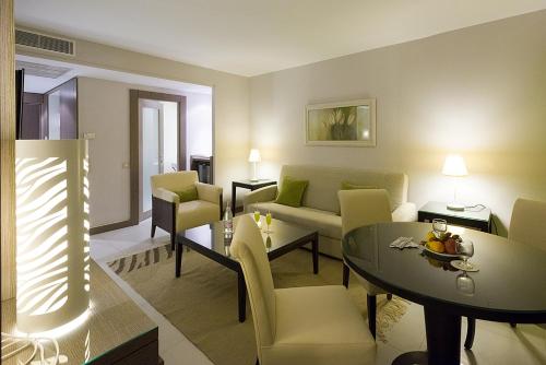 Bathroom, Golf Royal Hotel in Tunis