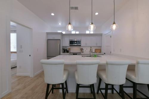 Elegant Casita half Mile to UA near ศูนย์วิทยาศาสตร์และท้องฟ้าจำลองแฟรนดราว