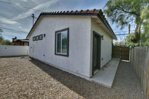 Elegant Casita half Mile to UA near ศูนย์วิทยาศาสตร์และท้องฟ้าจำลองแฟรนดราว