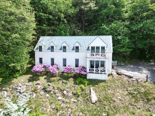The Boat House- Water Views, Sunsets, soaker jacuzzi in Marietta (PA)