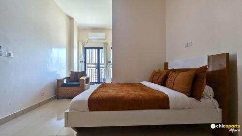 One-Bedroom Apartment image 3