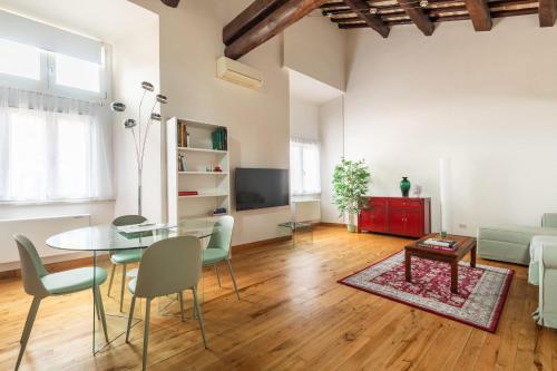 Pantheon Chic Loft by RomeLoft, Rome