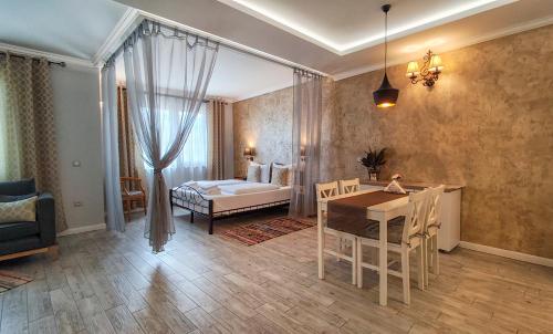 Apartment room in Shahbazian House