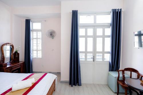 Deluxe Double Room with Balcony image 10