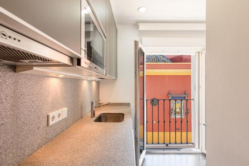 One-Bedroom Apartment (1-4 Adults) image 6