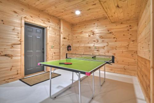 Blueberry Hill - Relax in the Hot Tub or Roast Marshmallows by the Firepit in Blue Ridge, USA