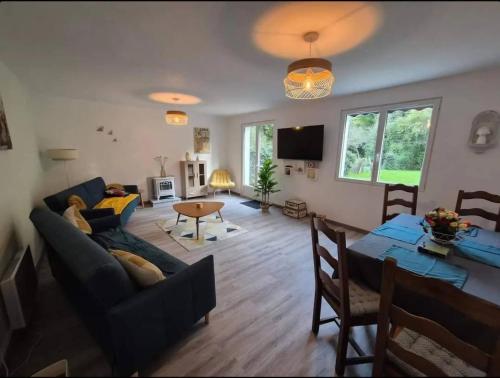 2 bedrooms, 5 beds