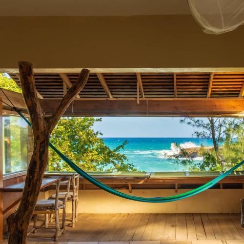 المنظر الخارجي, Blessings At Strawberry Fields in Boscobel