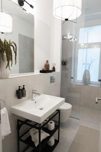 Design Apartment with Garden, Берлин (фото 7)