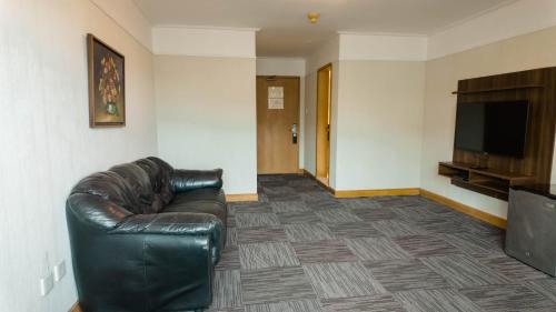 Executive Suite image 3