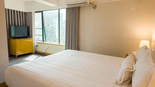 Executive Suite image 1