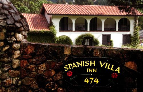 Spanish Villa Inn - 숙소 외관