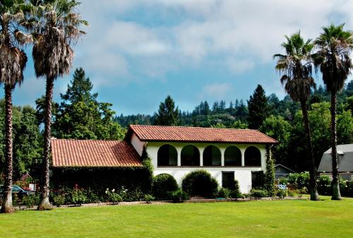 Spanish Villa Inn – St. Helena, CA